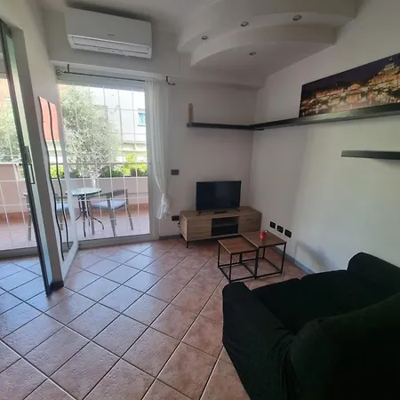 Confortevole Con Palestra Latina